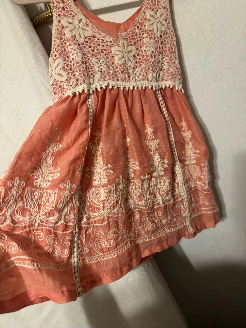 Crochet-Top Embroidered- Coral